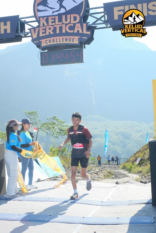 Race photo from Kelud Vertical Challenge 2024