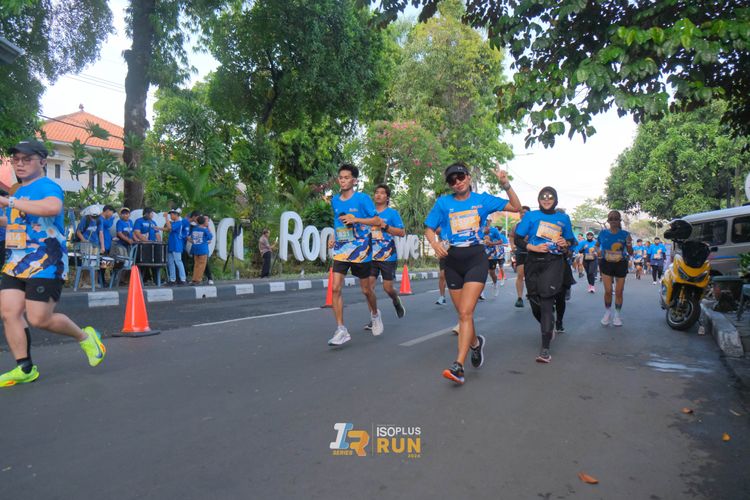 Race photo from Isoplus Run 2024 Surabaya