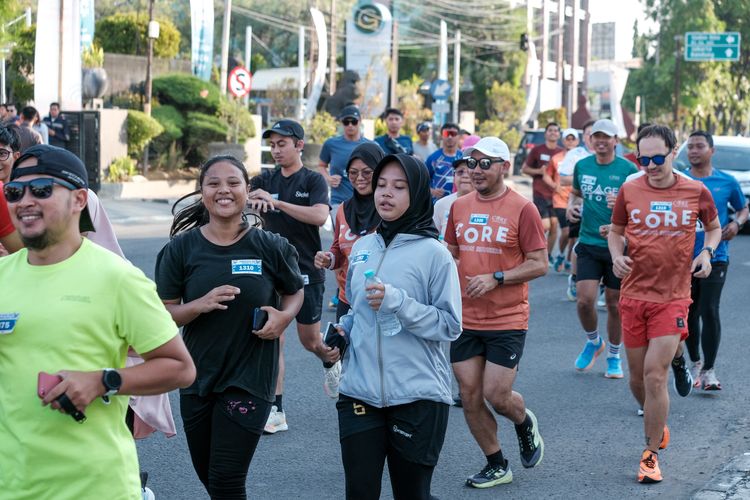 Race photo from Shake Out Run Jabar 10K
