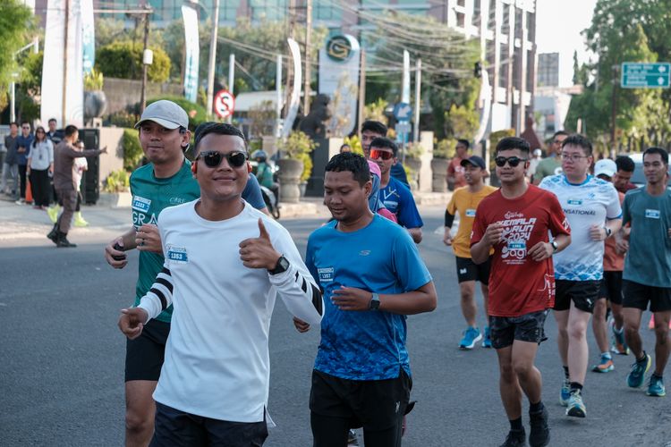 Race photo from Shake Out Run Jabar 10K