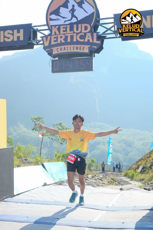 Race photo from Kelud Vertical Challenge 2024