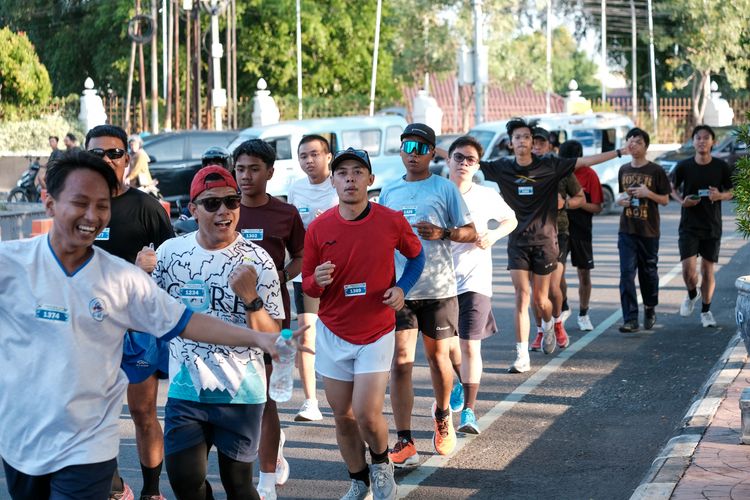 Race photo from Shake Out Run Jabar 10K