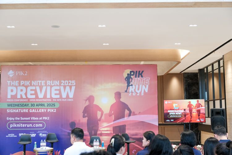 Race photo from PIK NITE RUN VIBES