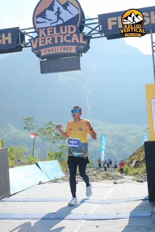 Race photo from Kelud Vertical Challenge 2024