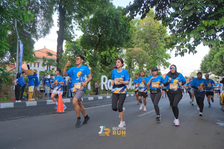 Race photo from Isoplus Run 2024 Surabaya