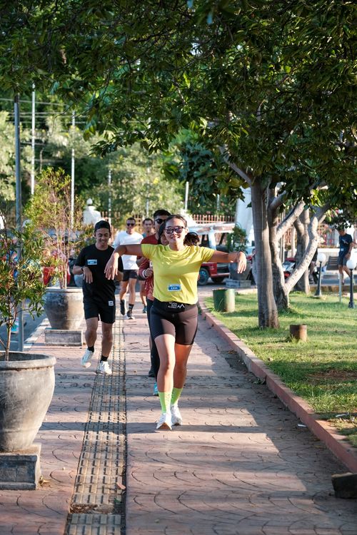 Race photo from Shake Out Run Jabar 10K