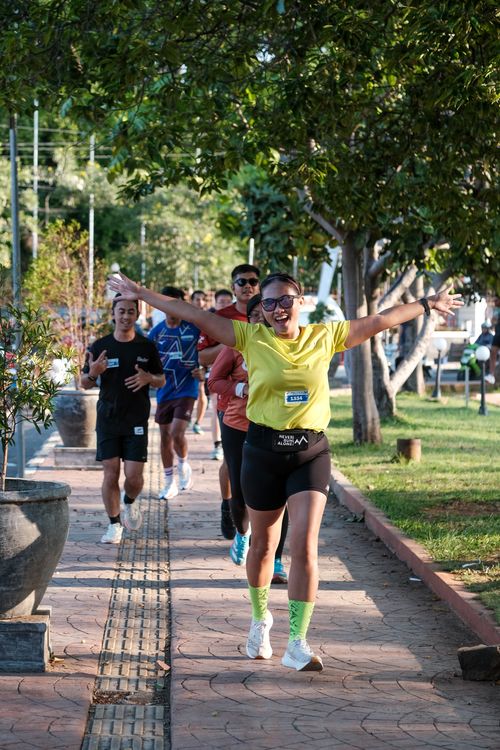 Race photo from Shake Out Run Jabar 10K
