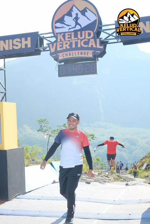 Race photo from Kelud Vertical Challenge 2024
