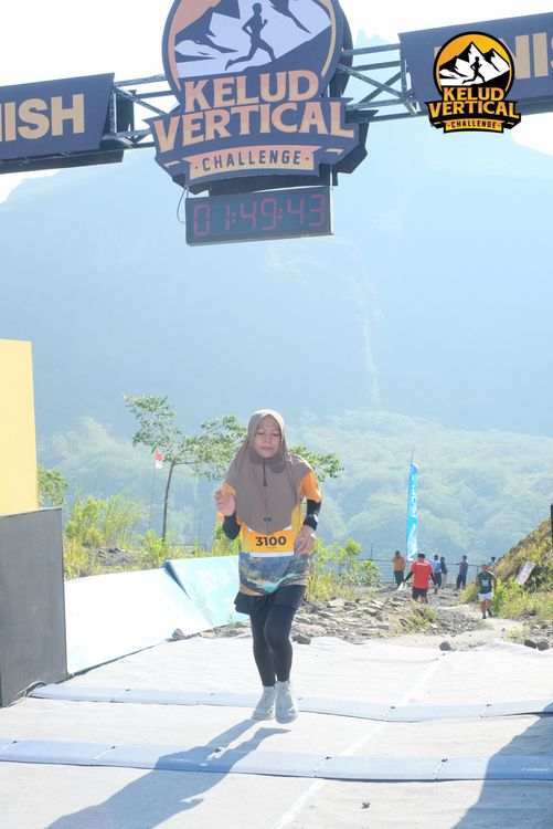 Race photo from Kelud Vertical Challenge 2024