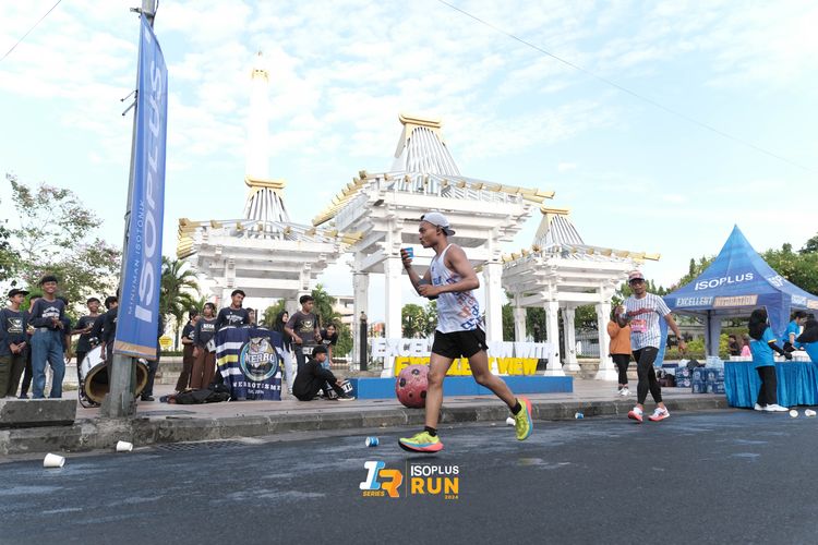 Race photo from Isoplus Run 2024 Surabaya