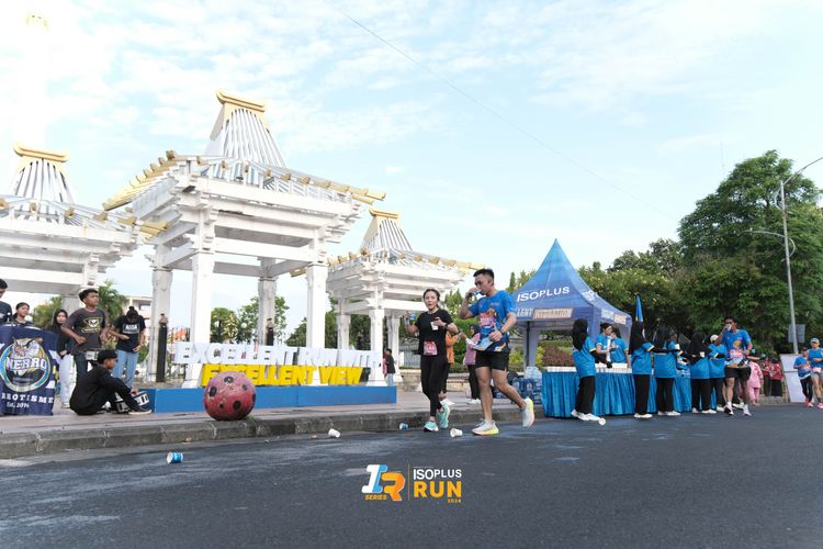Race photo from Isoplus Run 2024 Surabaya