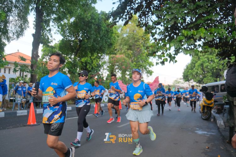 Race photo from Isoplus Run 2024 Surabaya