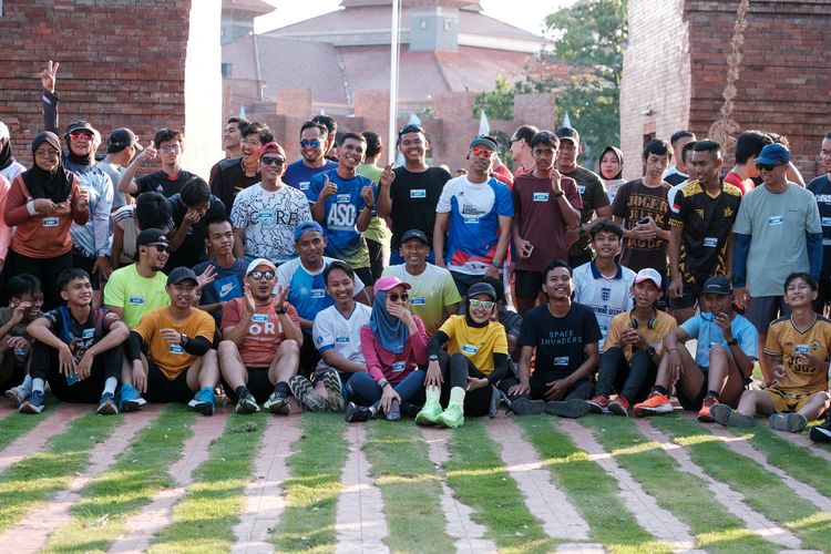 Race photo from Shake Out Run Jabar 10K