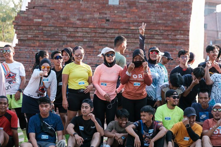 Race photo from Shake Out Run Jabar 10K