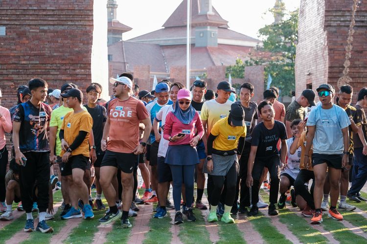 Race photo from Shake Out Run Jabar 10K