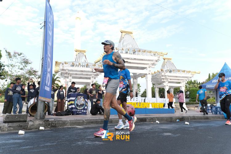 Race photo from Isoplus Run 2024 Surabaya