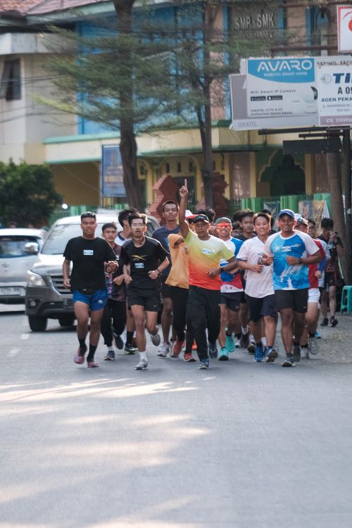 Race photo from Shake Out Run Jabar 10K