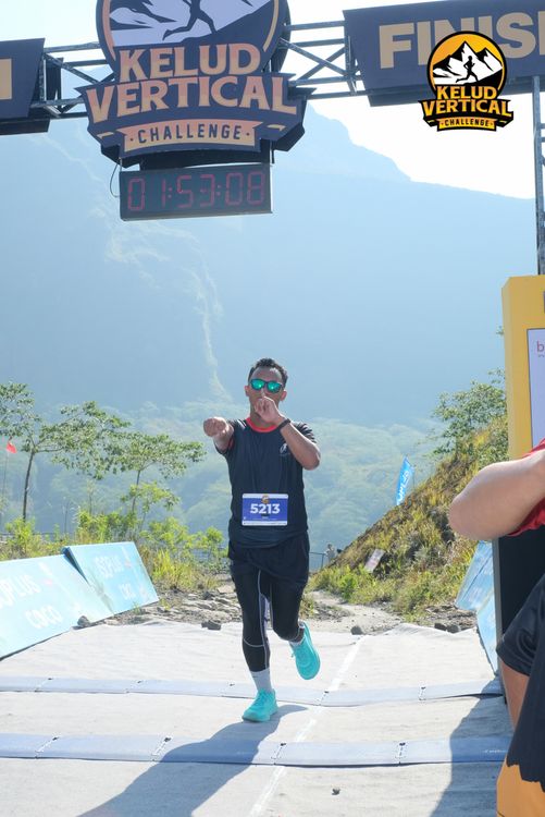 Race photo from Kelud Vertical Challenge 2024