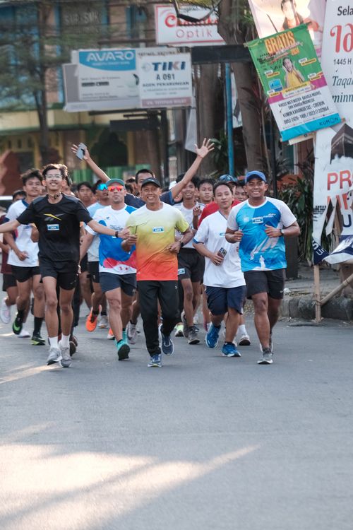 Race photo from Shake Out Run Jabar 10K