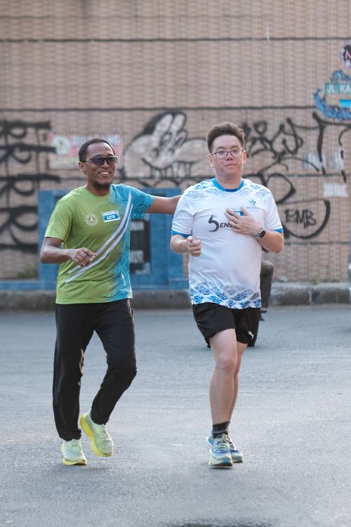 Race photo from Shake Out Run Jabar 10K