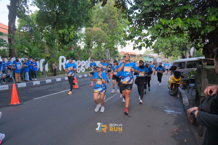 Race photo from Isoplus Run 2024 Surabaya