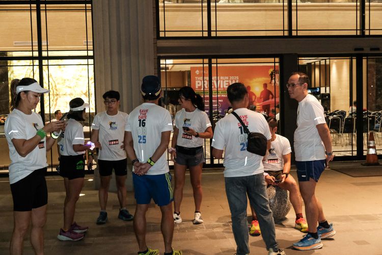 Race photo from PIK NITE RUN VIBES