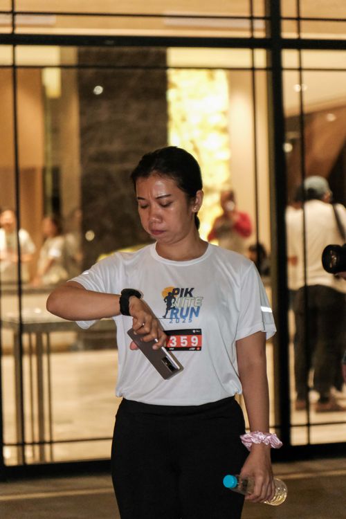 Race photo from PIK NITE RUN VIBES