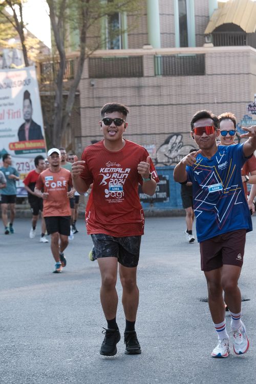 Race photo from Shake Out Run Jabar 10K