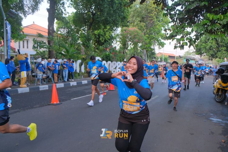 Race photo from Isoplus Run 2024 Surabaya