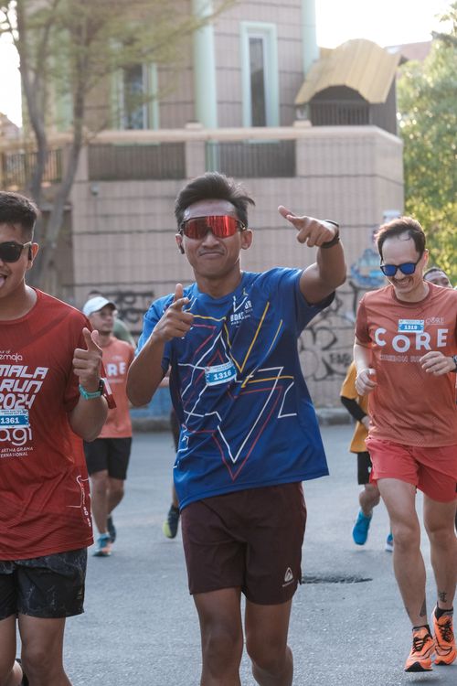 Race photo from Shake Out Run Jabar 10K