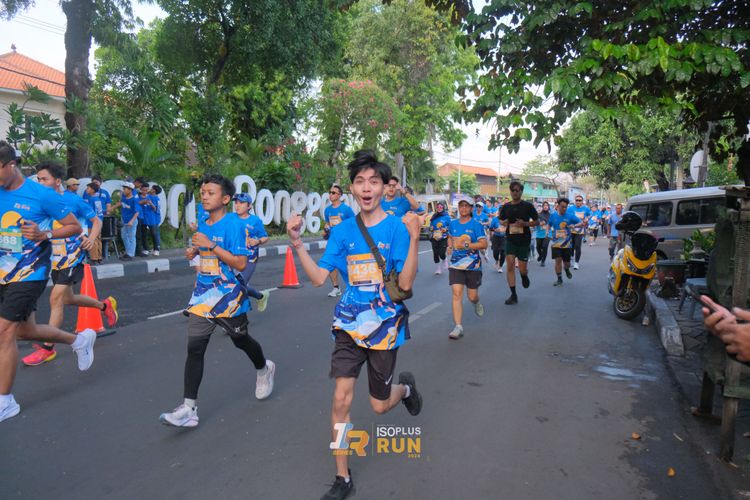 Race photo from Isoplus Run 2024 Surabaya