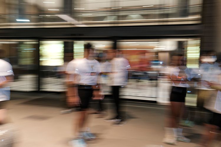Race photo from PIK NITE RUN VIBES