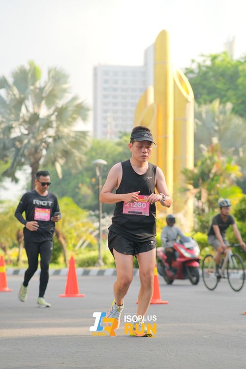Race photo from Isoplus Run 2024 Surabaya