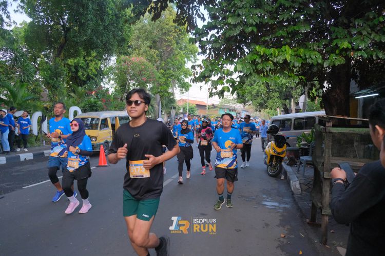 Race photo from Isoplus Run 2024 Surabaya