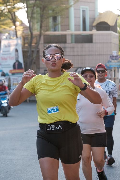 Race photo from Shake Out Run Jabar 10K