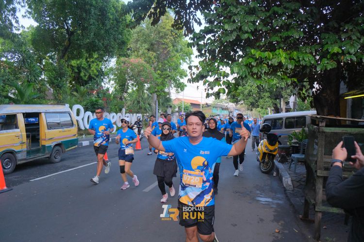 Race photo from Isoplus Run 2024 Surabaya