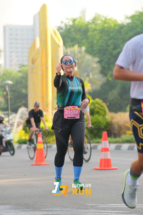 Race photo from Isoplus Run 2024 Surabaya