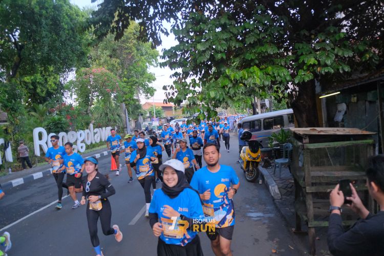 Race photo from Isoplus Run 2024 Surabaya