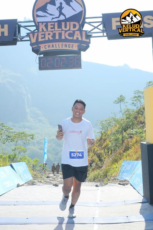 Race photo from Kelud Vertical Challenge 2024