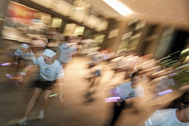 Race photo from PIK NITE RUN VIBES