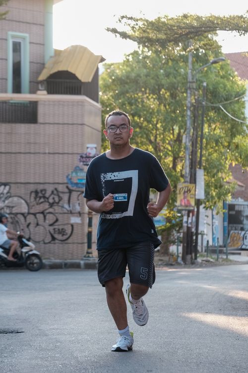 Race photo from Shake Out Run Jabar 10K