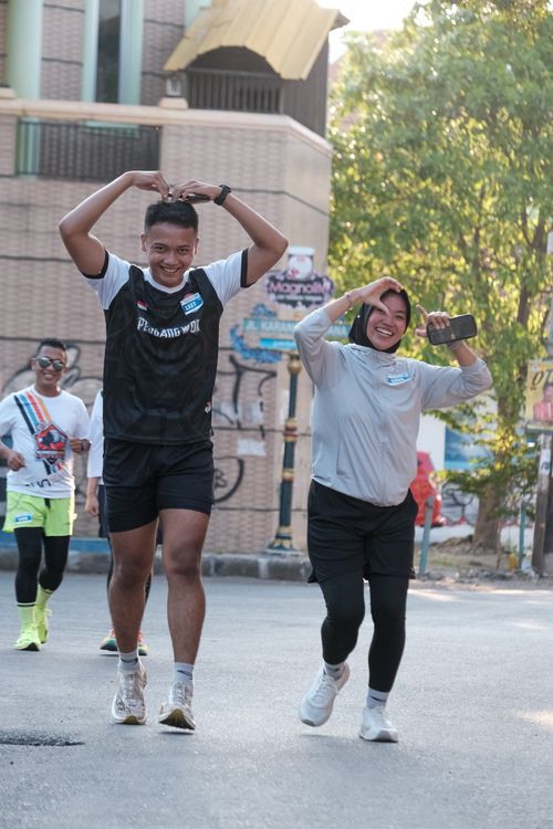 Race photo from Shake Out Run Jabar 10K
