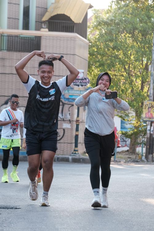 Race photo from Shake Out Run Jabar 10K