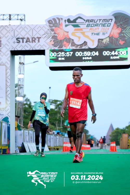 Race photo from Arutmin Borneo Run 2024