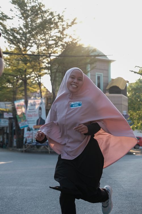 Race photo from Shake Out Run Jabar 10K