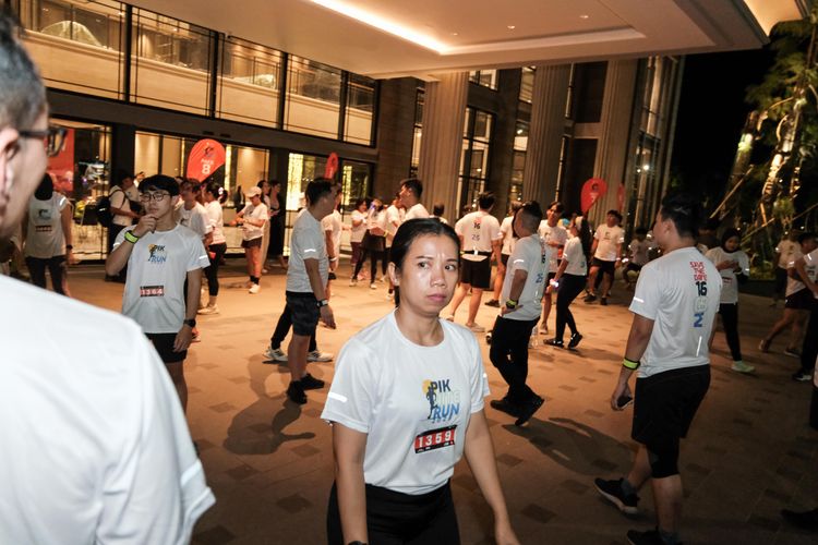 Race photo from PIK NITE RUN VIBES