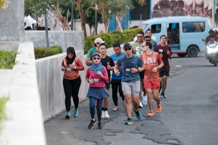 Race photo from Shake Out Run Jabar 10K