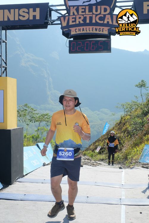 Race photo from Kelud Vertical Challenge 2024