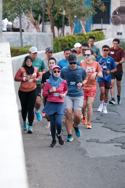 Race photo from Shake Out Run Jabar 10K
