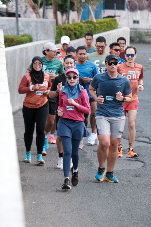Race photo from Shake Out Run Jabar 10K